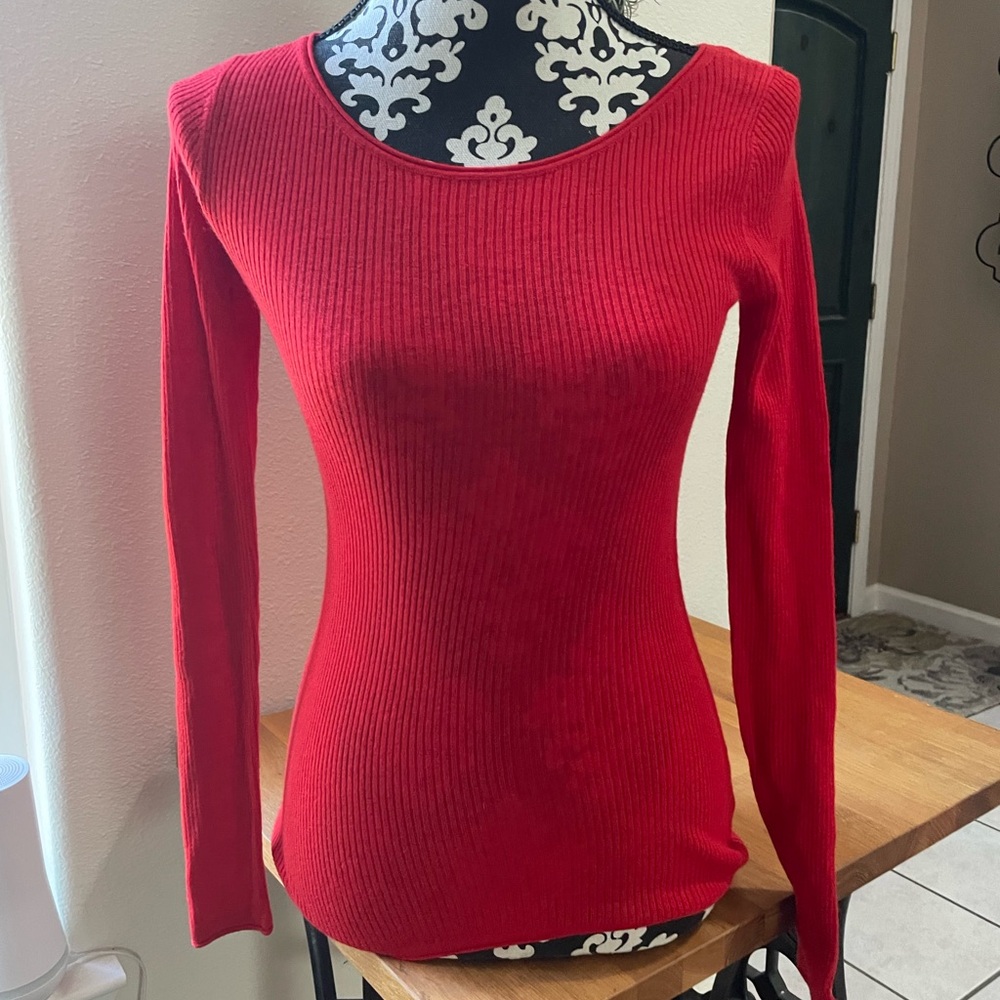 Women’s EXPRESS long sleeved sweater size  XS